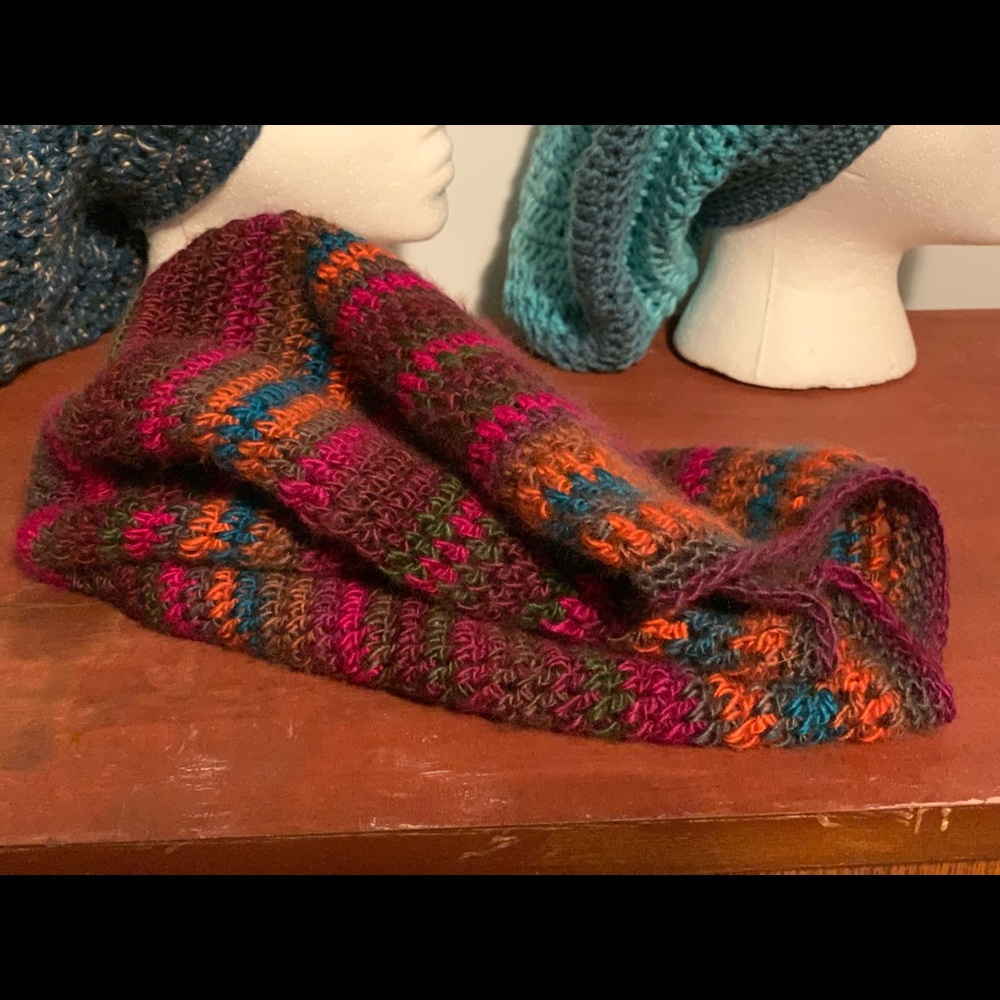Slouchie in Rainbow - Picture 7 of 11